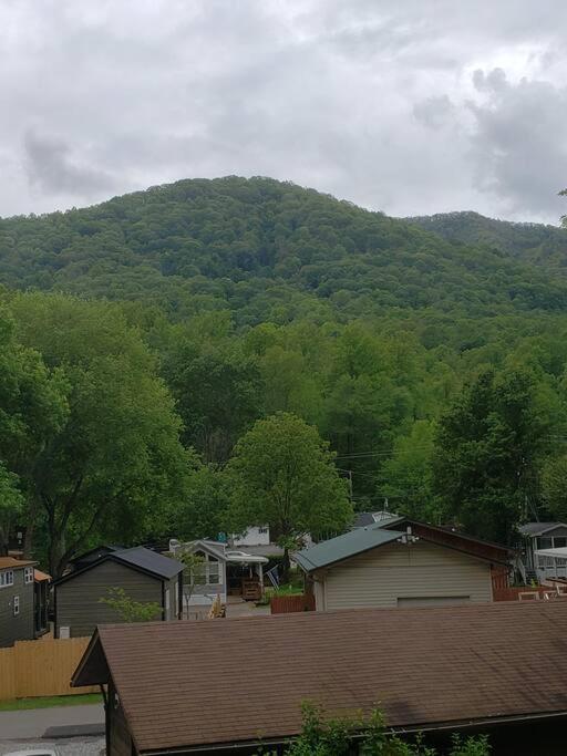 マギー・バレー J.Creek Retreat, Creekside Townhouse +1 Car Garageヴィラ エクステリア 写真