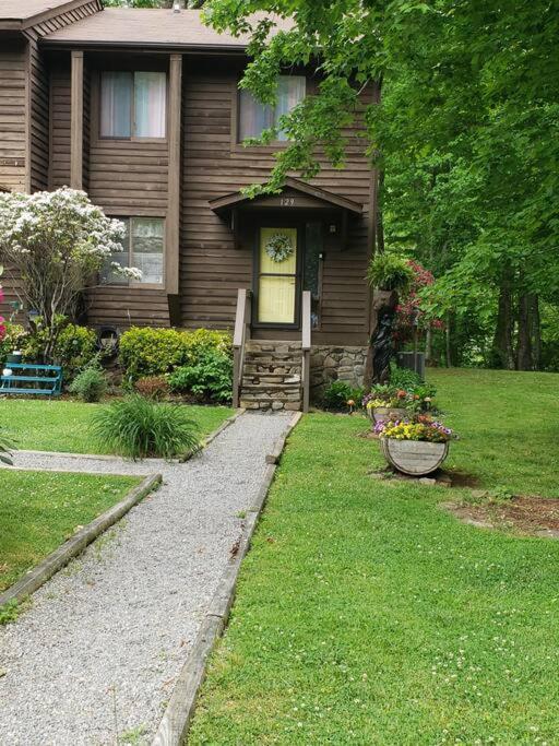 マギー・バレー J.Creek Retreat, Creekside Townhouse +1 Car Garageヴィラ エクステリア 写真