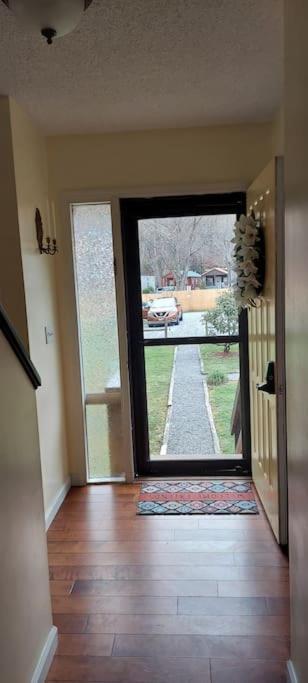 マギー・バレー J.Creek Retreat, Creekside Townhouse +1 Car Garageヴィラ エクステリア 写真