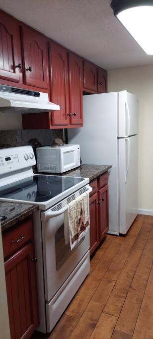 マギー・バレー J.Creek Retreat, Creekside Townhouse +1 Car Garageヴィラ エクステリア 写真