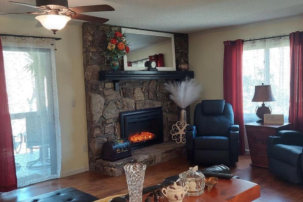 マギー・バレー J.Creek Retreat, Creekside Townhouse +1 Car Garageヴィラ エクステリア 写真