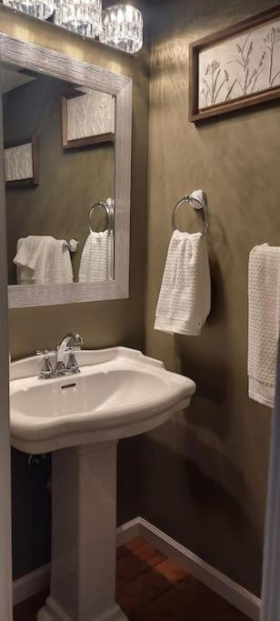 マギー・バレー J.Creek Retreat, Creekside Townhouse +1 Car Garageヴィラ エクステリア 写真